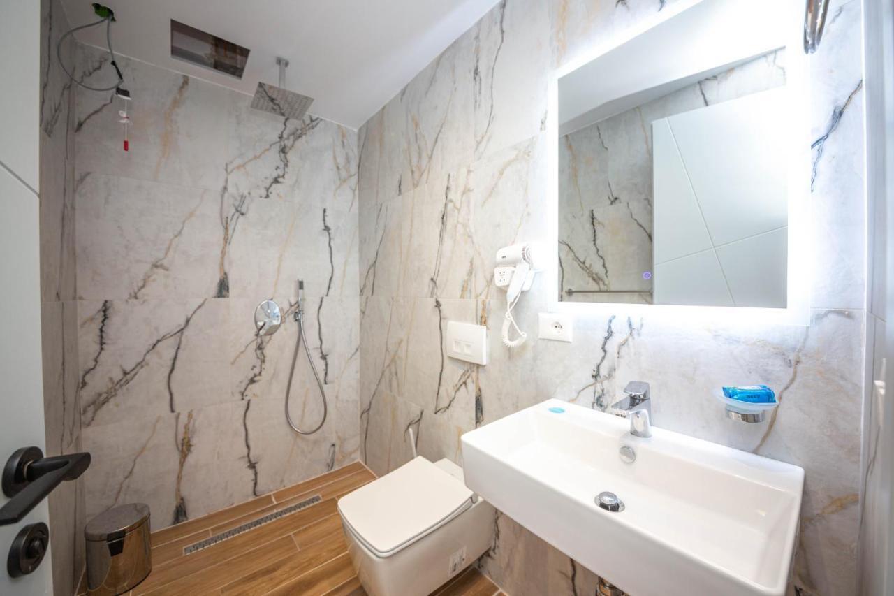 Vlorë Hesperus Hotel מראה חיצוני תמונה
